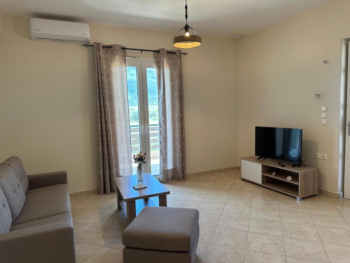 Georgia'S Guesthouse Калампака Екстериор снимка