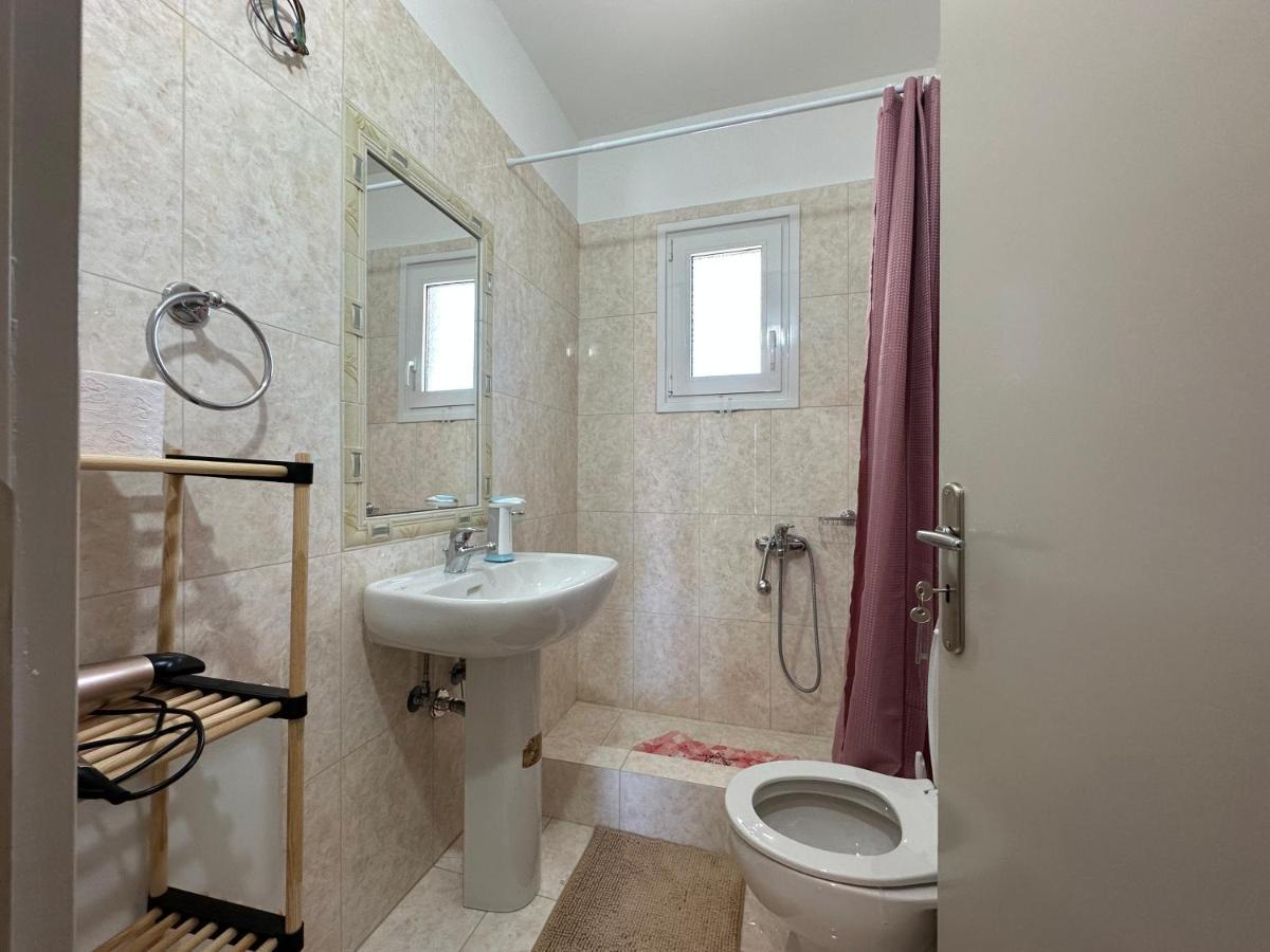 Georgia'S Guesthouse Калампака Екстериор снимка